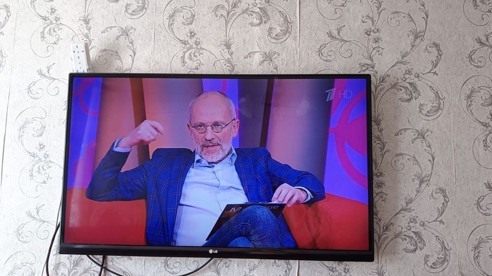 Продам телевизор LG
