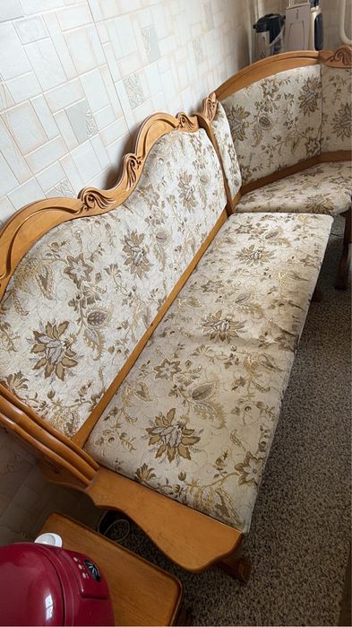 Отдам даром Комод, кресло, кухонный уголок