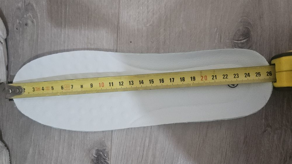 Продам кроссовки BALENCIAGA 40рр