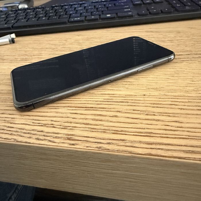 Iphone xs max,arata foarte bine