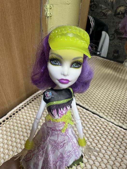 Продам куклу  монстр хай!