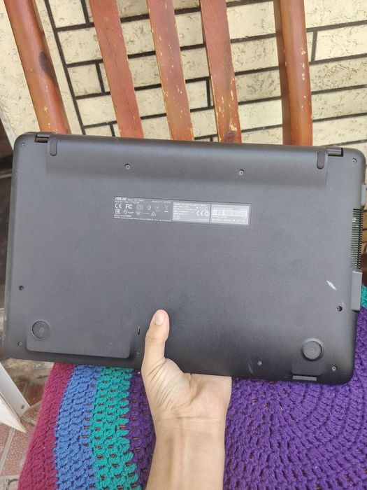 Asus laptop noutbuki