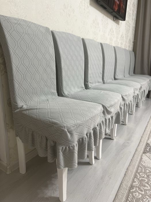 Продам стулья с чехлом