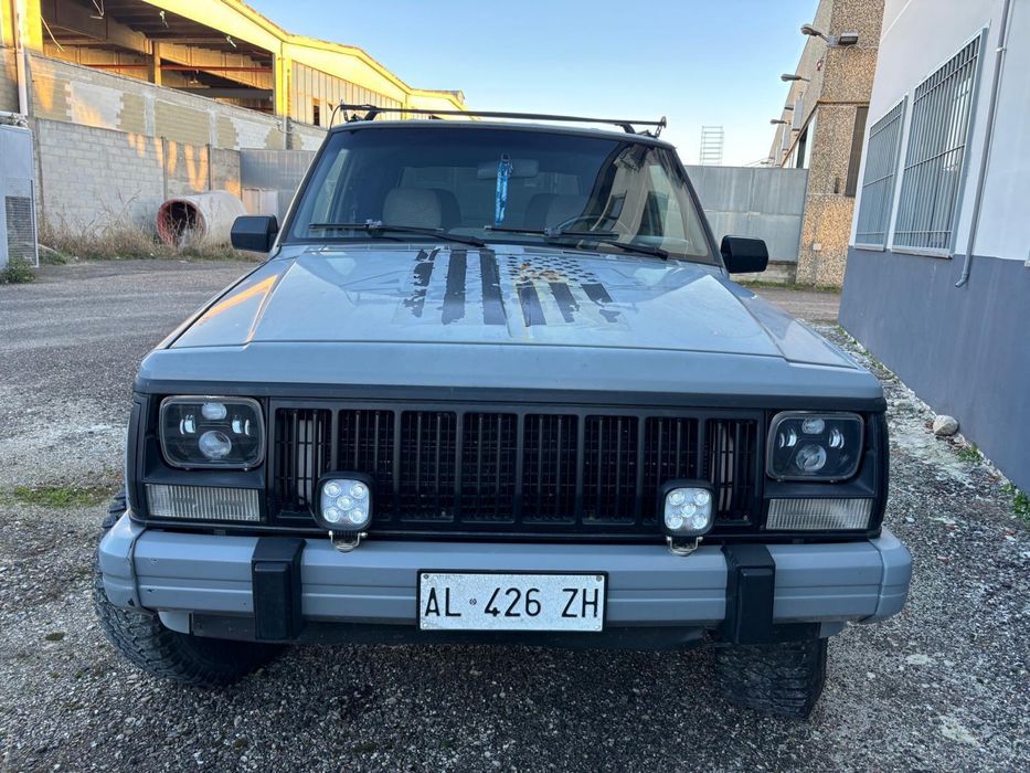 Jeep Cherokee XJ 2.5 VM