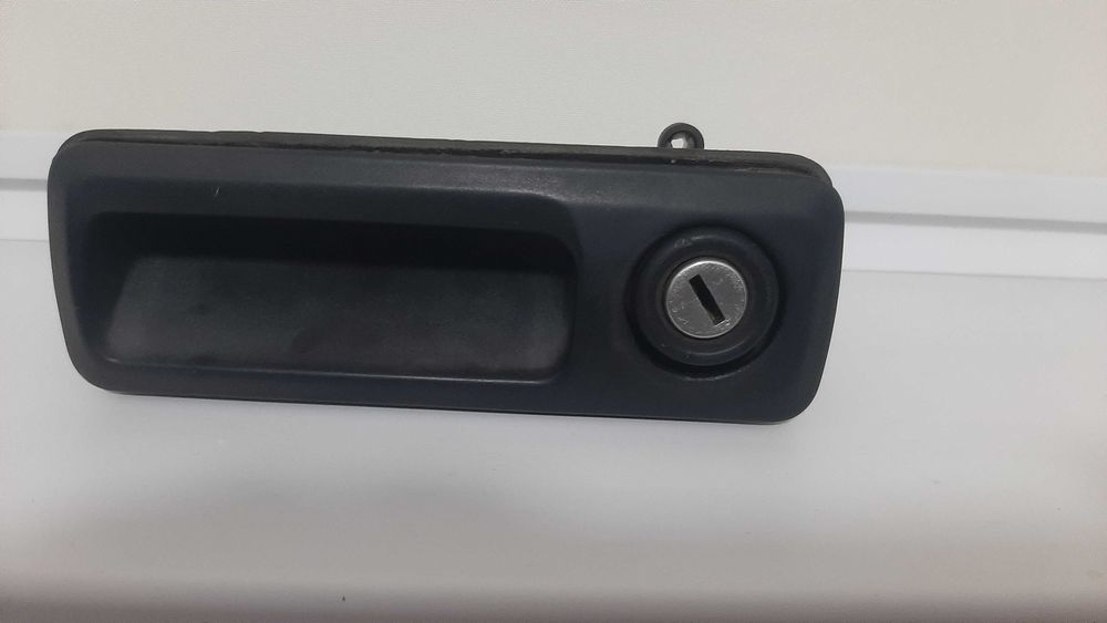 Ручка и замок багажника Фольксваген Гольф3 универсал (вариант)