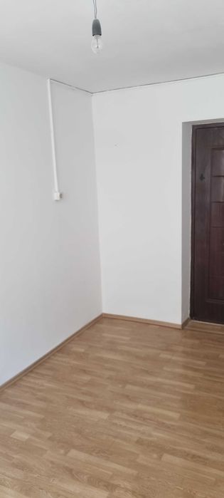 Camera camin, zona Bucium-Bularga, renovata, parchet, termopan, parter, calduroasa, 17000 euro negociabil