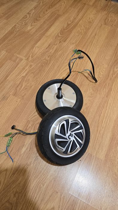 Vând  roți hoverboard
