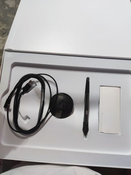 Графический планшет Wacom Intuos Pro Medium