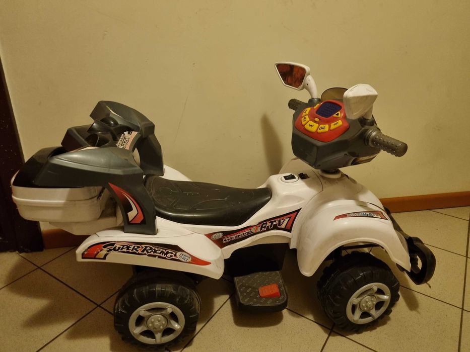 Продам электромобиль на пульте управления