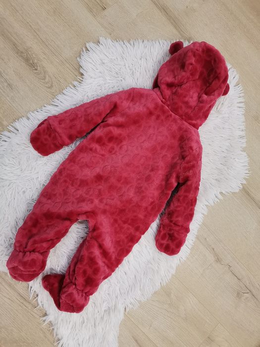 Combinezon 2-6 luni ca nou