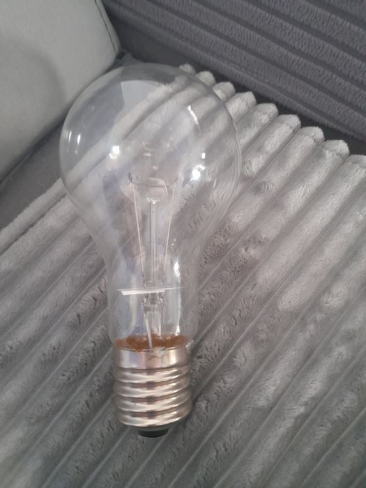 Удължител двужилен и голяма крушка 300 вата