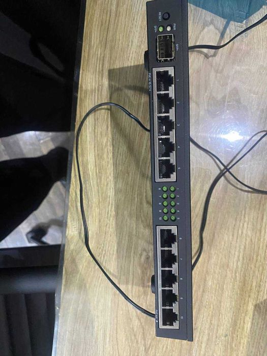 Микротик MikroTik RB4011iGS+RM