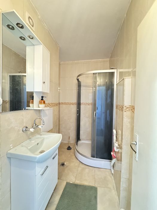 Продава апартамент три стаи и кухня в гр. Казанлък