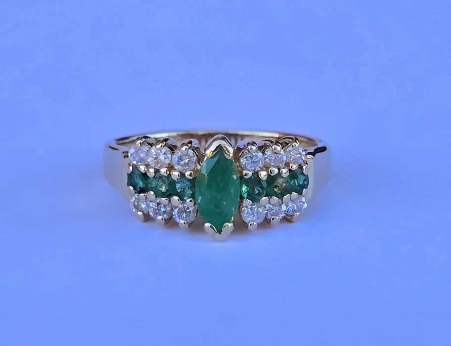 Set din aur galben cu diamante și smaralde naturale 17,58 grame