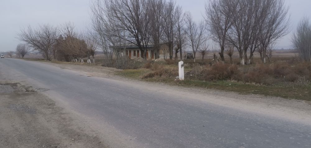 Uy joy sotiladi yul ustida 12 sotik