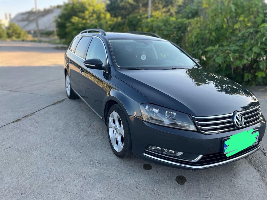 VOLKSWAGEN Passat
