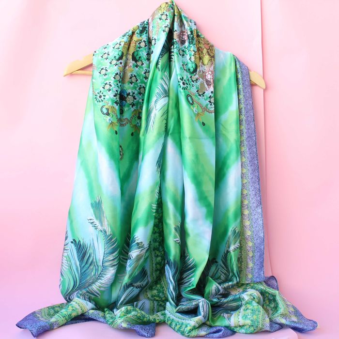 Дамски копринени шалове