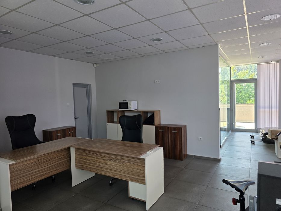 Дава се под наем Офис в Стара Загора, Ремиза - 85 кв.м за 408 € - Снимка #2