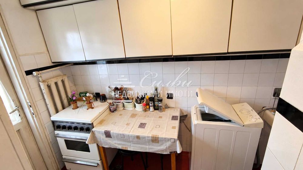 Продава се Къща в Шумен, Военно училище - 192 кв.м за 1875 €/кв.м - Снимка #4