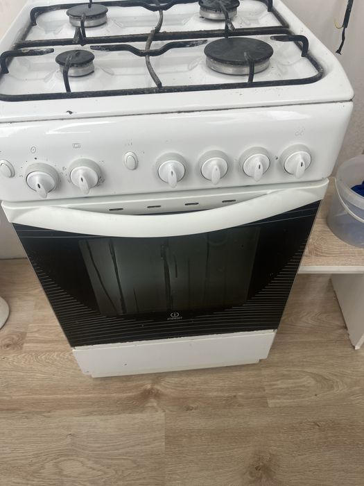 Газовая плита четыре комфорка