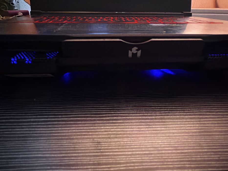 Laptop  MSI thin GF63 8RC plus racitor