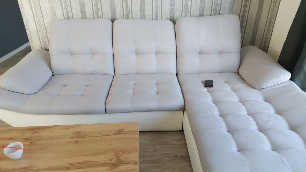 Ofer servicii de curățare profesională a tapițeriei la domiciliu