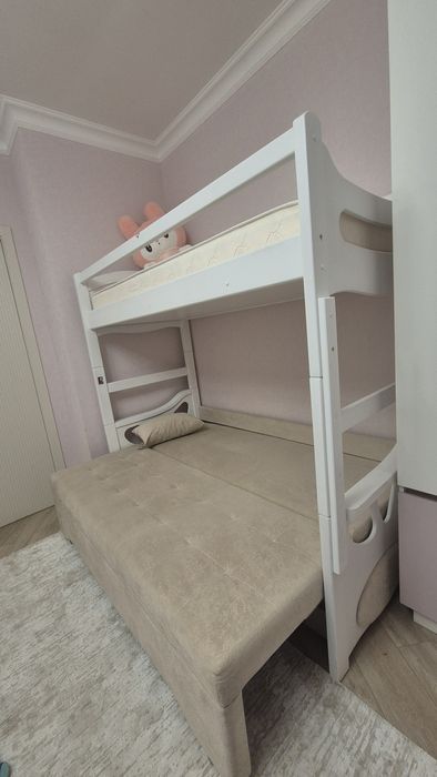 Двухъярусная кровать с диваном