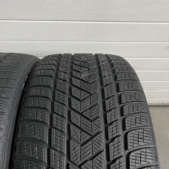 2 Anvelope iarna 285 35 22 Pirelli