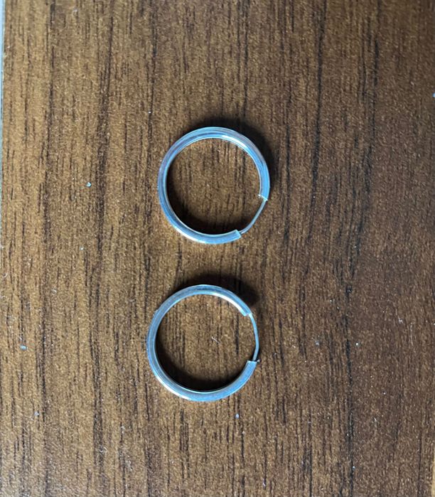 Продавам сребърни обеци