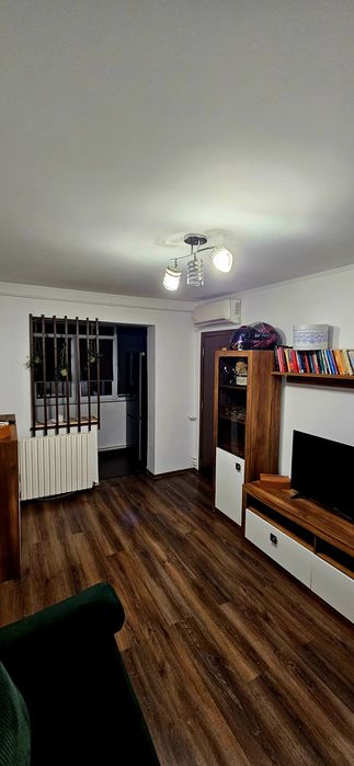 Proprietar. Inchiriez apartament cu 2 camere zona hotel Zodiac