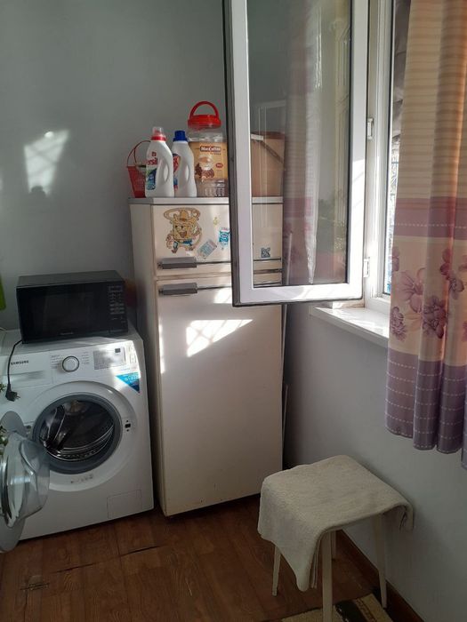 Куйлюк 2 массив, 2х комнатная 1й этаж. Мирабадский р-н.