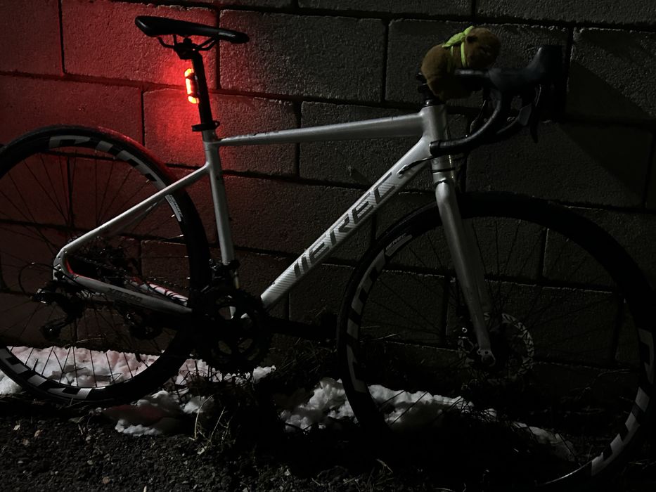 Продам шоссейный велик Erec m 700