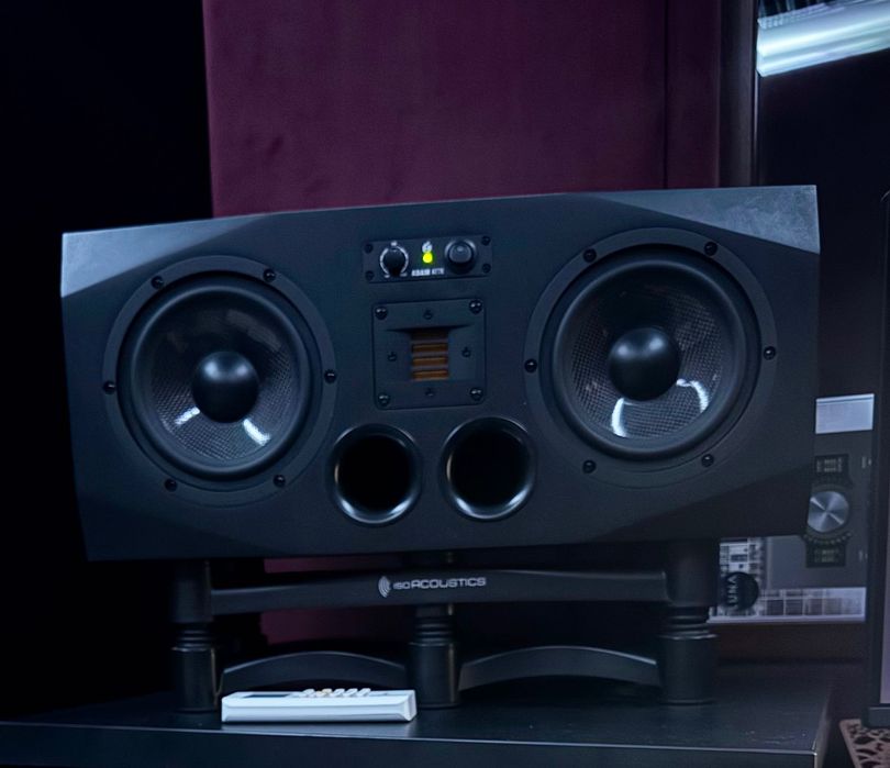 Адам а77х в идеально состоянии стойки iso 300$