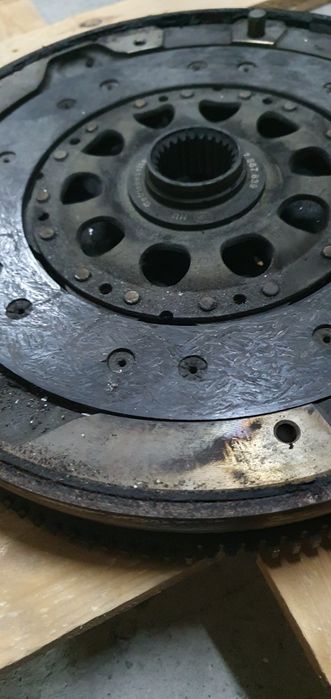 Kit ambreiaj cu volanta BMW F10 F11 Manual 184 cai 2000Diesel