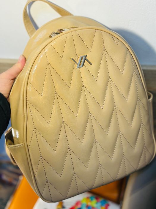 Бежова раница Verde