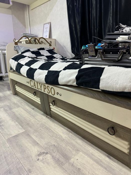 Спальный гарнитур