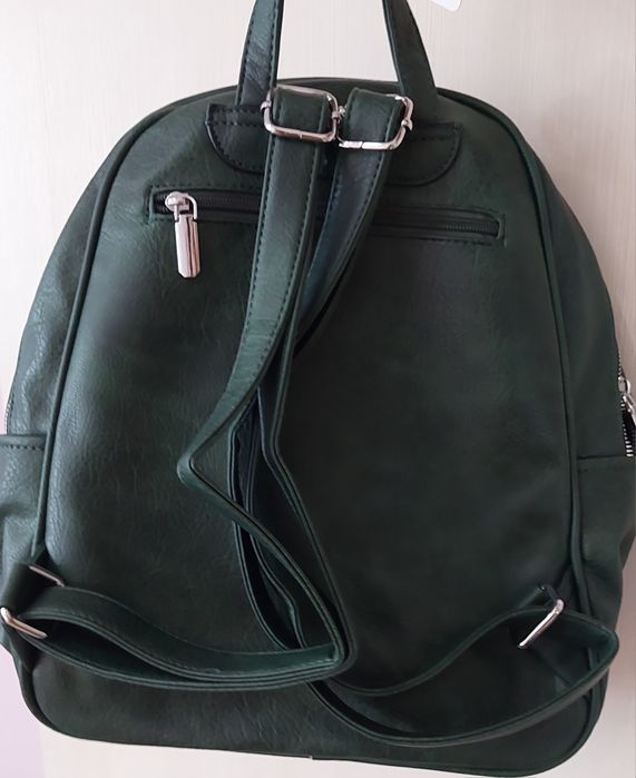 Нова раница, тъмно зелена