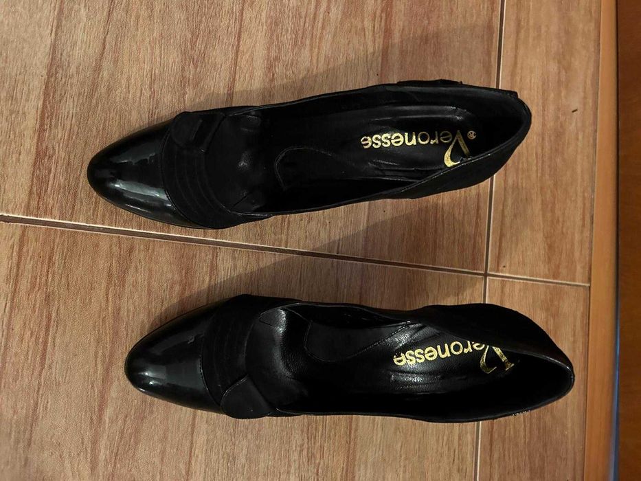 Pantofi noi piele cu toc mărime 37