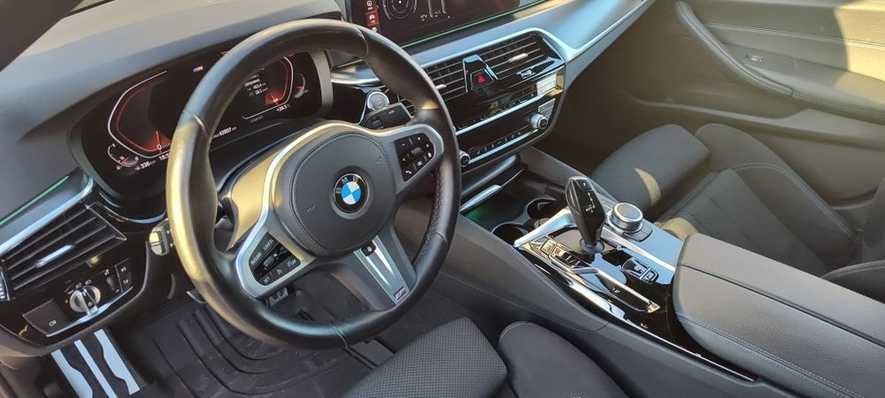 BMW 520i 2022 года