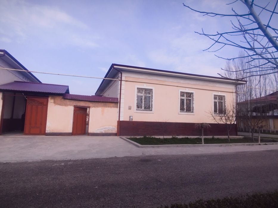 Yuqori Chirchiq tumanidagi uy sotiladi