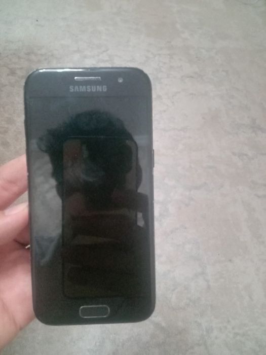 Samsung A3 (2017) sotiladi