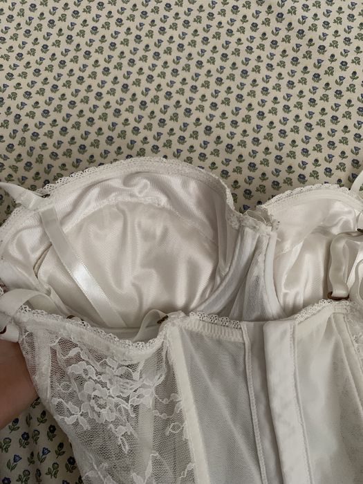 Corset din dantela superb