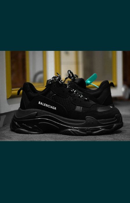 Balenciaga triple s calitate remium