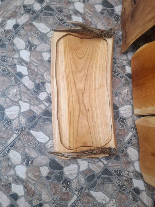 Platouri si tocătoare din lemn