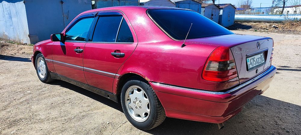 Продам Мерседес 202