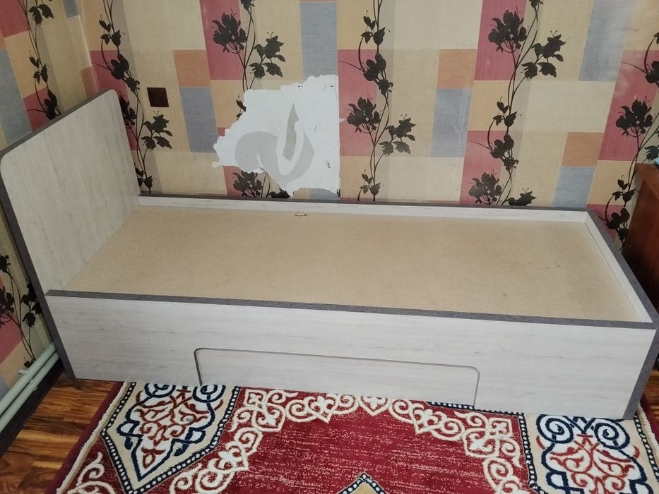 Кровать одна спальня