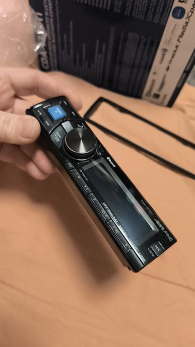 Продам магнитолу Алпайн 137bti