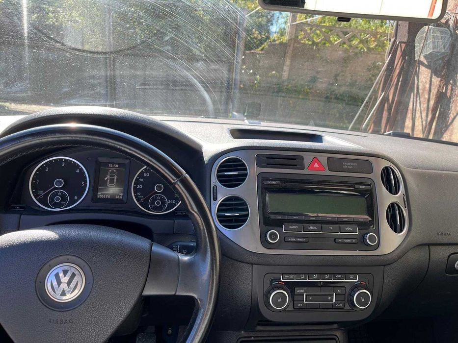 Vand Vw tiguan 2.0 tdi 4x4 2010 Euro 5 Km 211000 reali Pret 7500 E neg