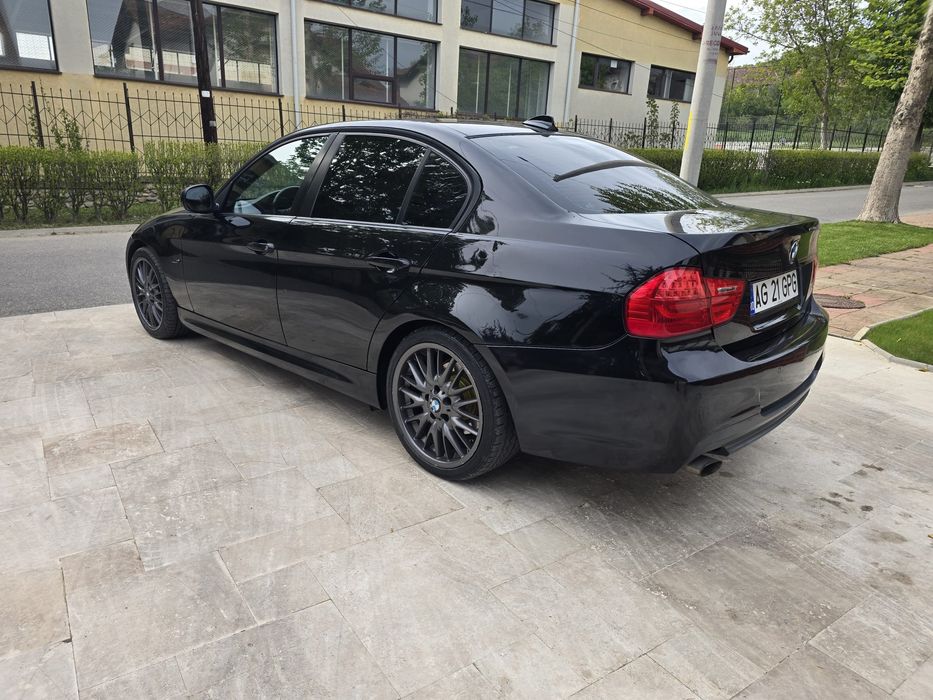 Bmw  e90LCI  anul 2010 pachet M
