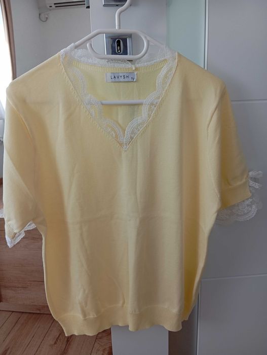 Блуза с къс ръкав